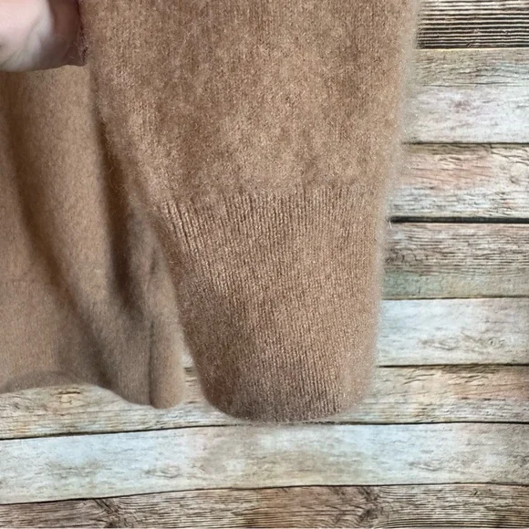 Quince Women's Camel Tan 100% Cashmere V Neck Pullover Sweater Size Small - Picture 5 of 10